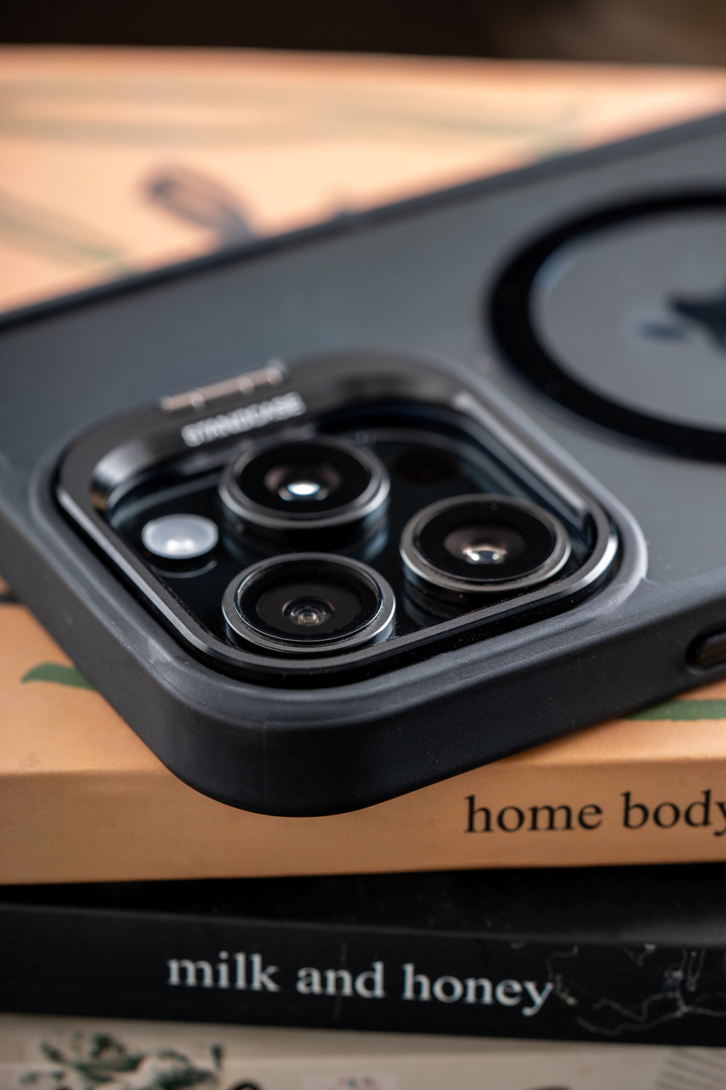 Metallic Camera Stand Case