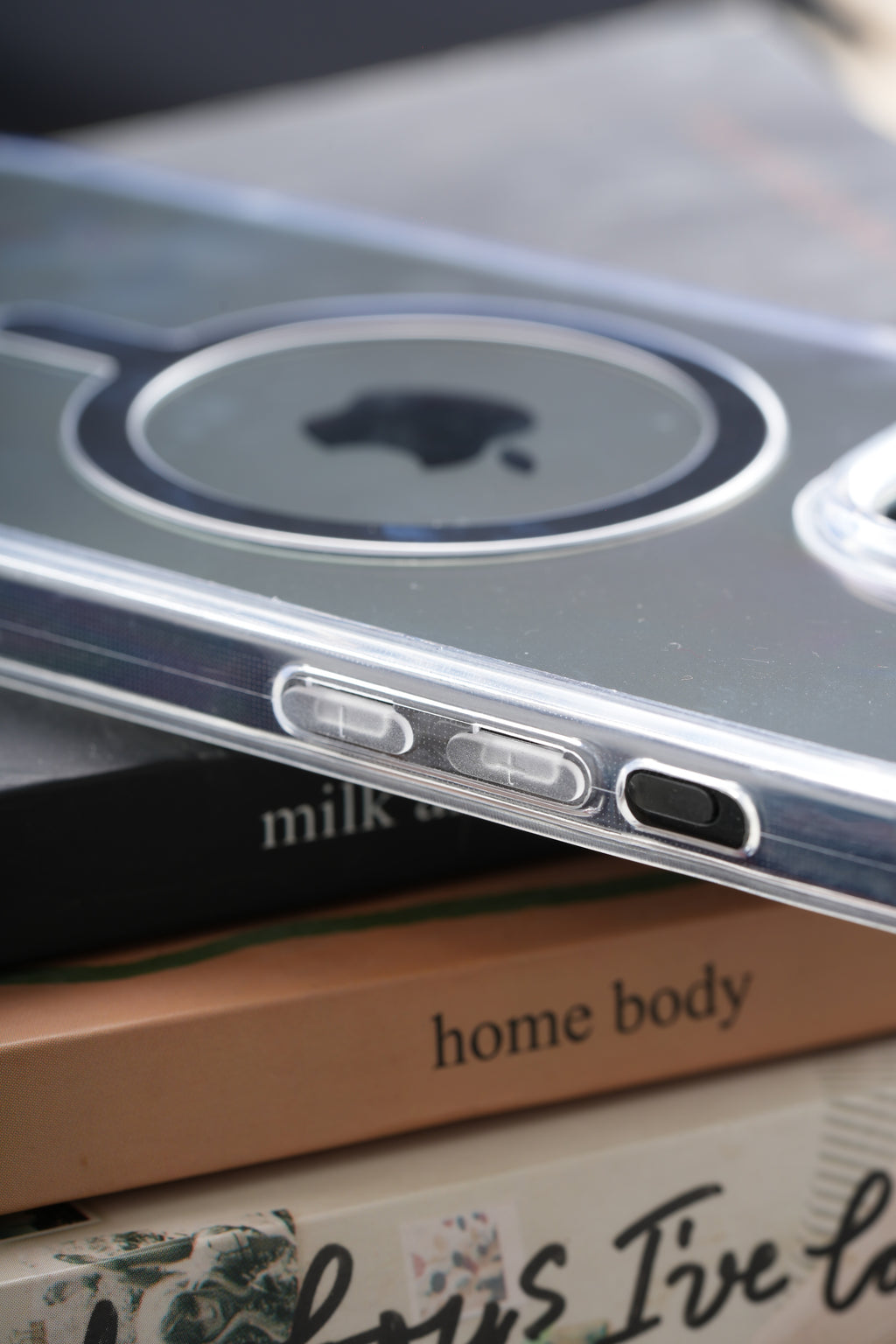 Crystal Clear Silver MagSafe Case - Showcase the Original Design